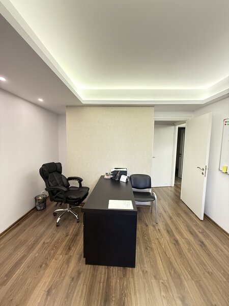 Unirii, birou modern, open space + parcare subterana, 1.000 €.