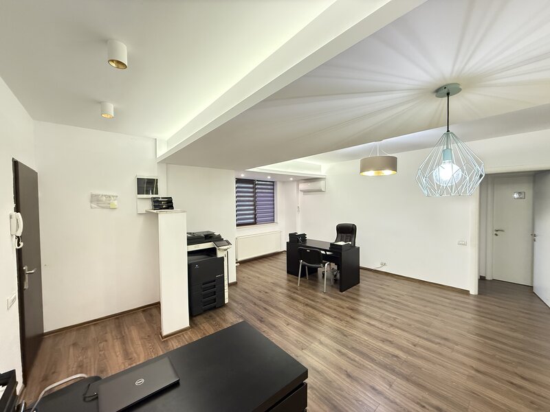 Unirii, birou modern, open space + parcare subterana, 1.000 €.
