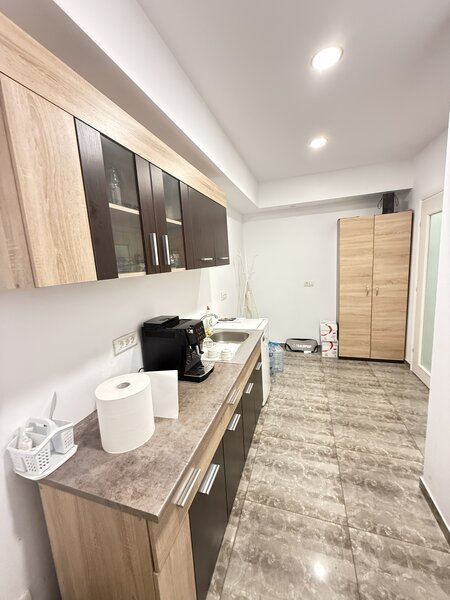 Unirii, birou modern, open space + parcare subterana, 1.000 €.